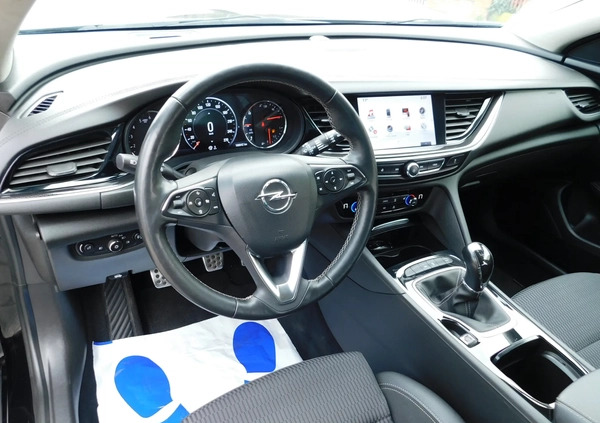 Opel Insignia cena 56980 przebieg: 166700, rok produkcji 2018 z Błonie małe 352